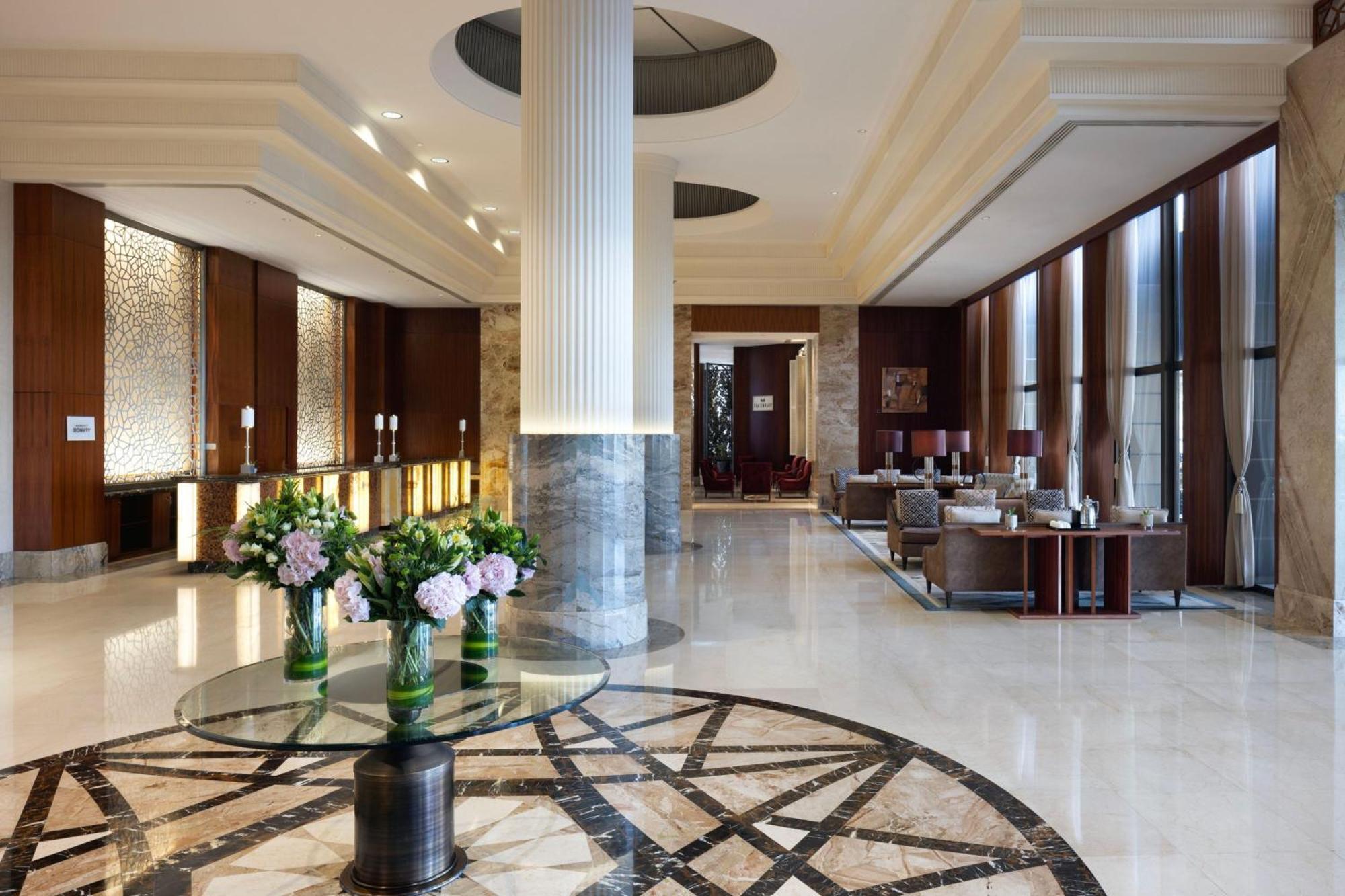 Sheraton Oman Hotel Muscat Exterior photo Lobby