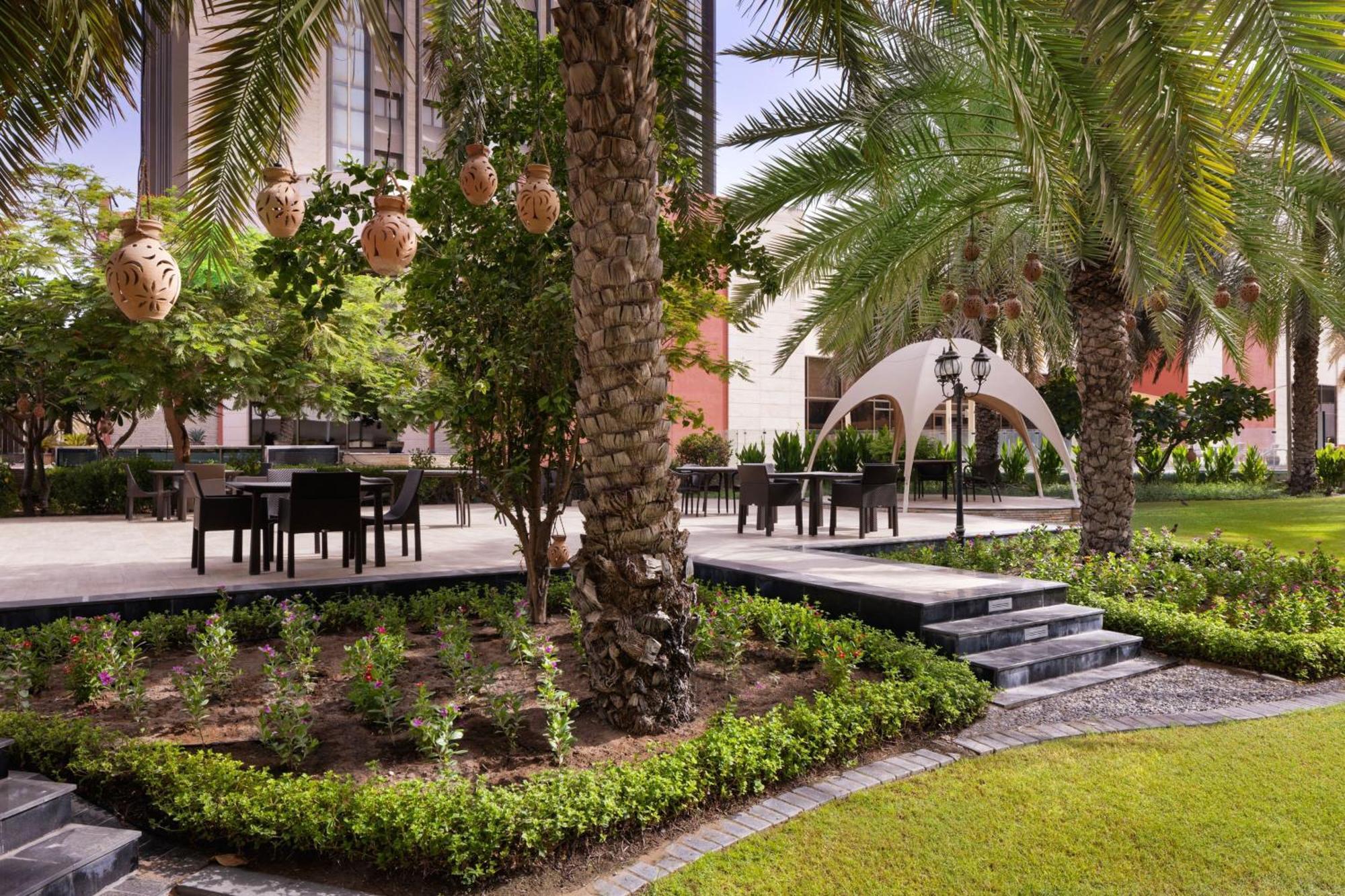 Sheraton Oman Hotel Muscat Exterior photo The Westin Dubai