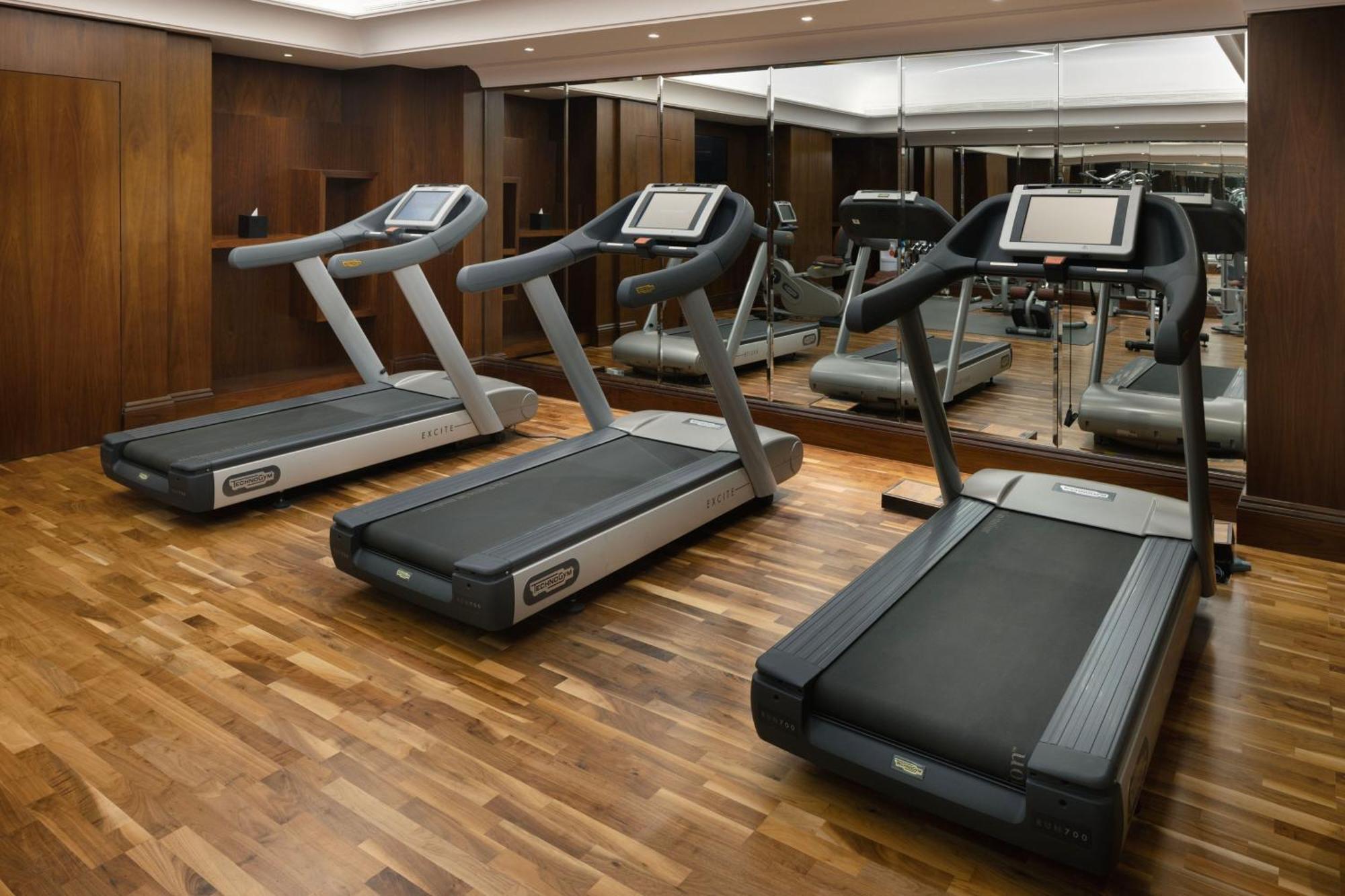 Sheraton Oman Hotel Muscat Exterior photo Treadmills