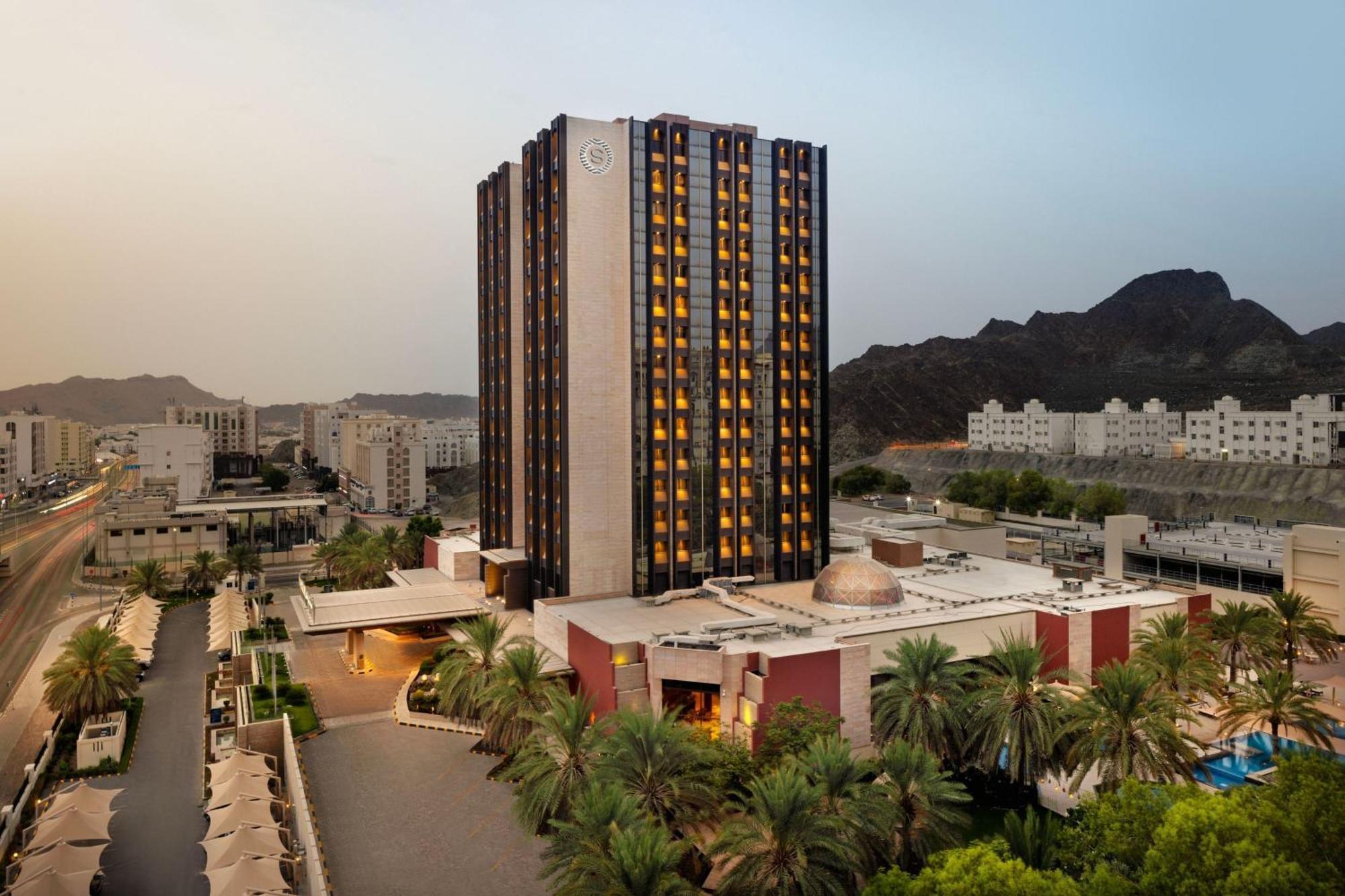 Sheraton Oman Hotel Muscat Exterior photo The Four Seasons Hotel in Makkah