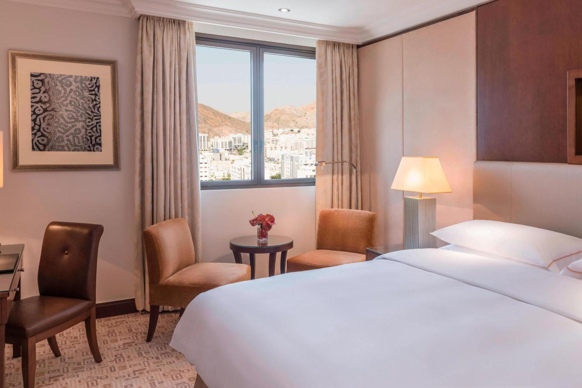 Sheraton Oman Hotel Muscat Exterior photo Deluxe room