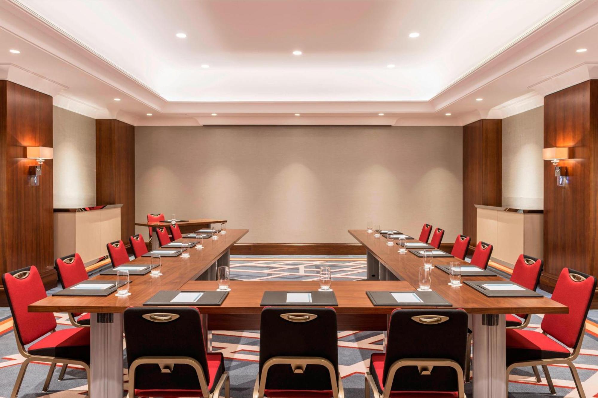 Sheraton Oman Hotel Muscat Exterior photo Meeting room