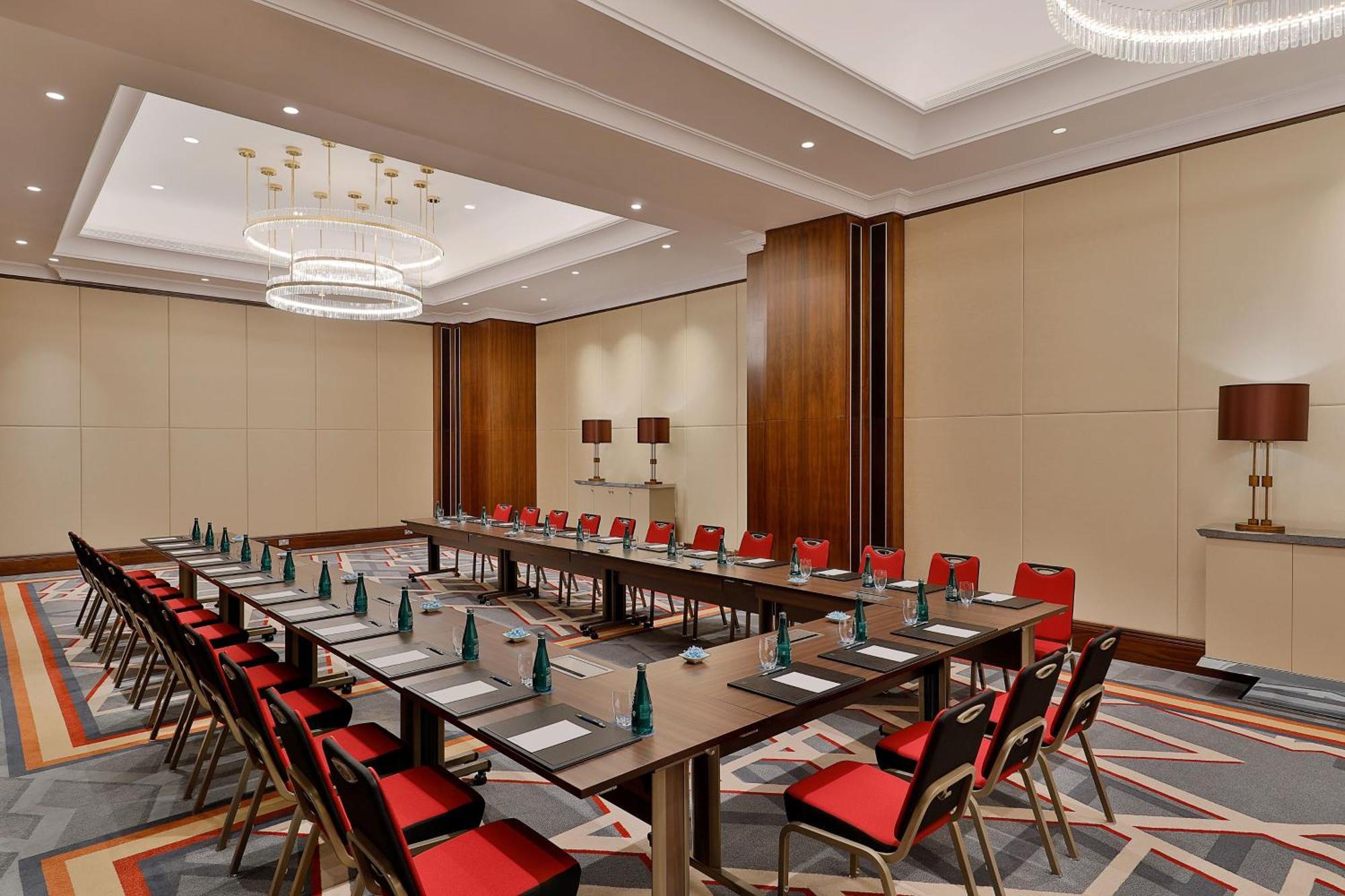 Sheraton Oman Hotel Muscat Exterior photo Meeting room